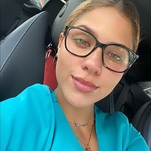 Meet your Posher, Melanie